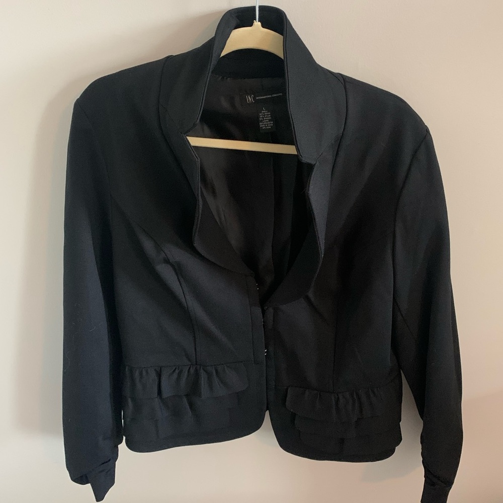 Women’s Cute Ruffled Blazer